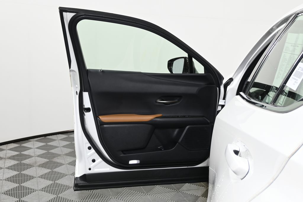 Thumbnail: 2021 Lexus UX - 28