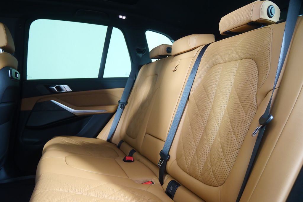 Thumbnail: 2026 BMW X5 - 16