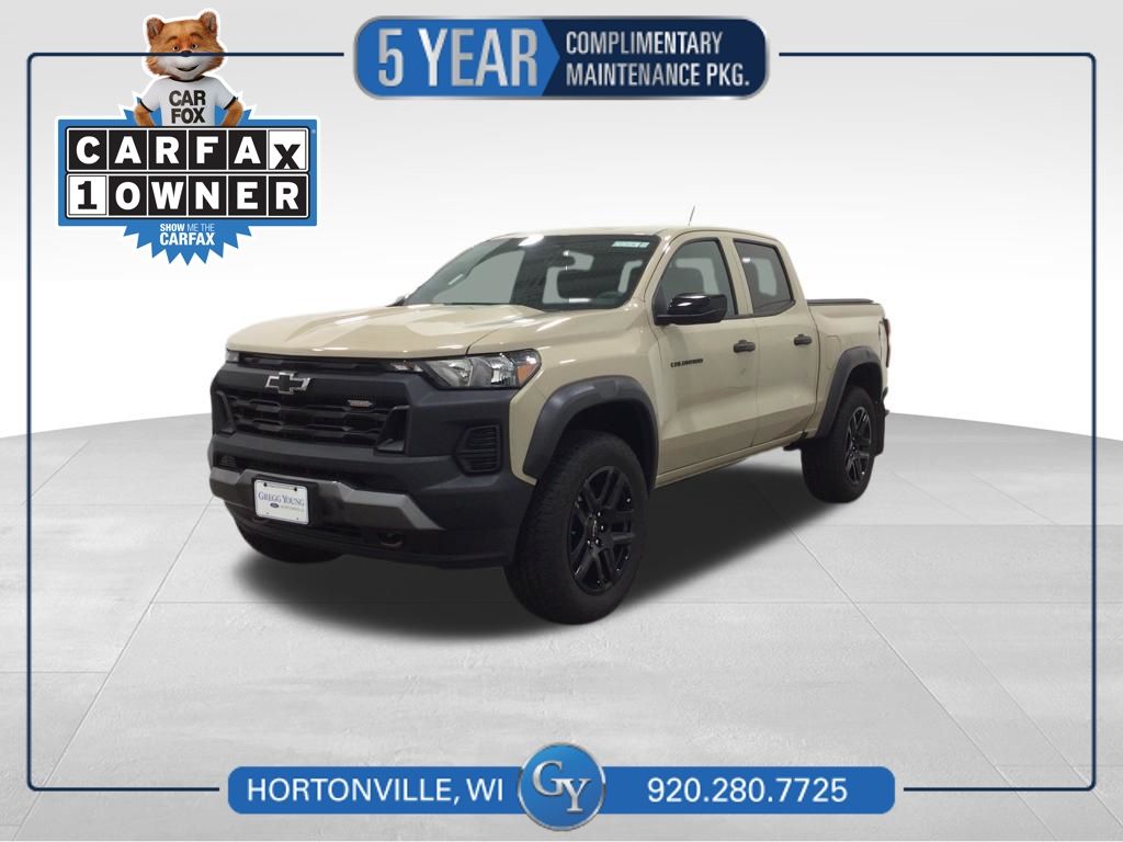 Sand Dune Metallic 2023 Chevrolet Colorado Trail Boss Crew Cab 4WD Pickup Truck Four-Wheel Drive 8-Speed Automatic