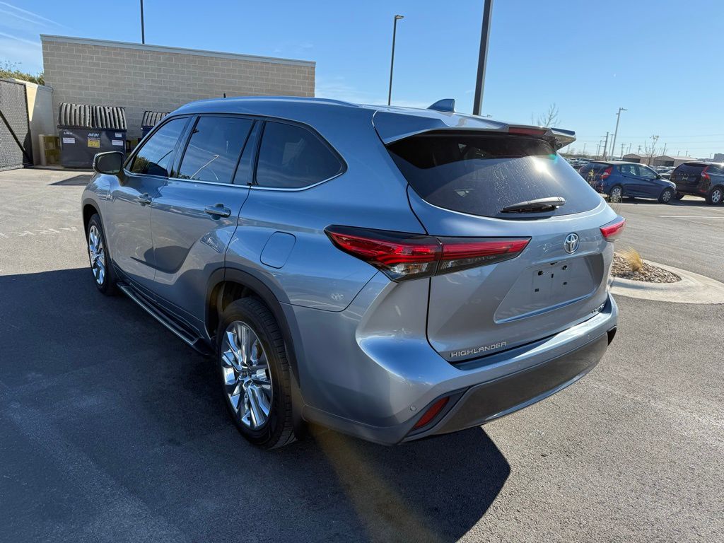 Thumbnail: 2020 Toyota Highlander - 6