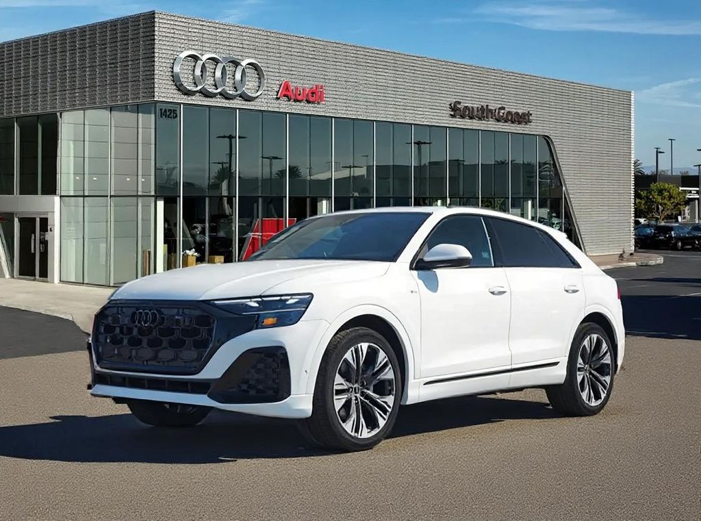 Thumbnail: 2026 Audi Q8 - 1