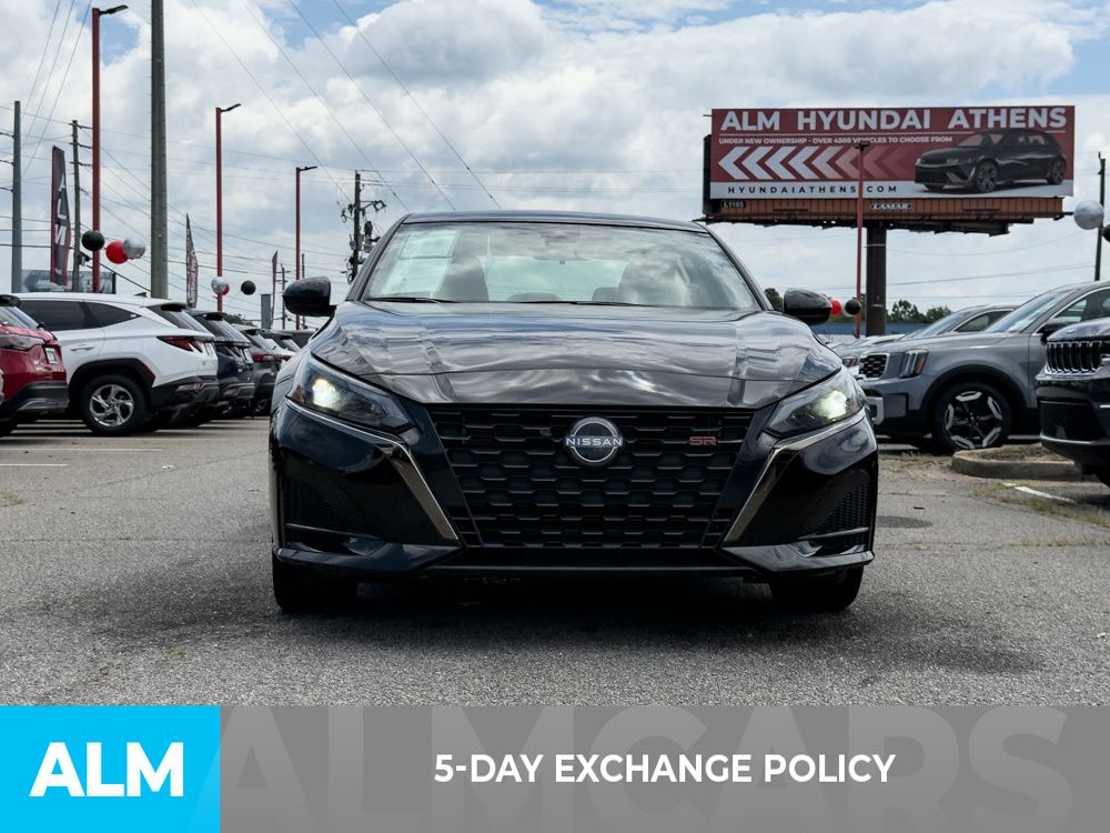 Used 2024 Black Nissan 2.5 SR image 3