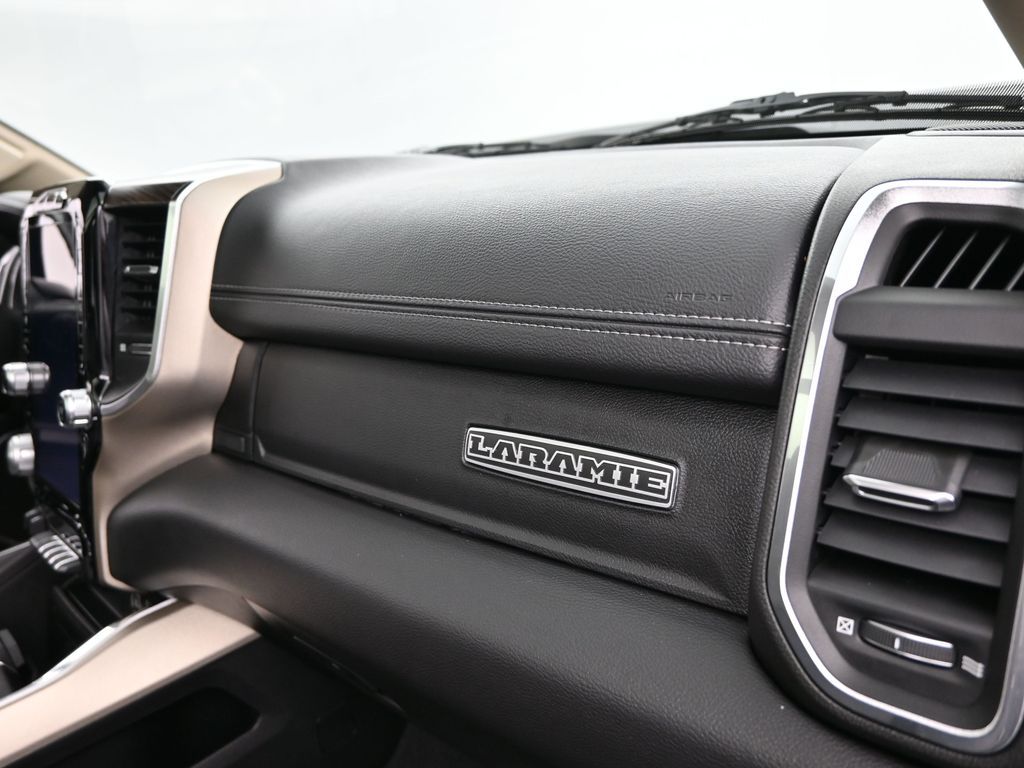 2019 Ram 1500 Laramie Crew Cab 4x4 5'7" Box