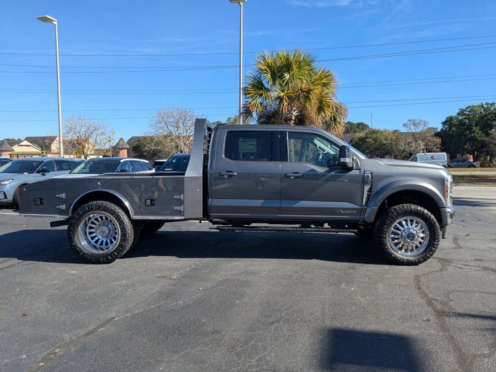 2025 Ford F-550 Chassis LARIAT