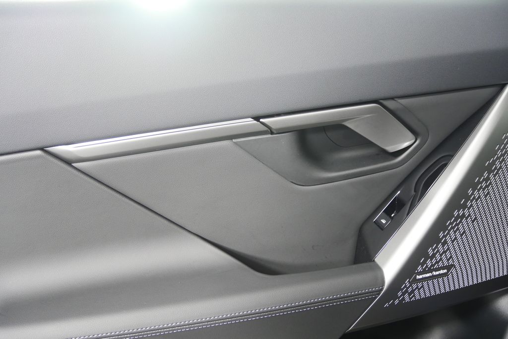 Thumbnail: 2026 BMW 5 Series - 13