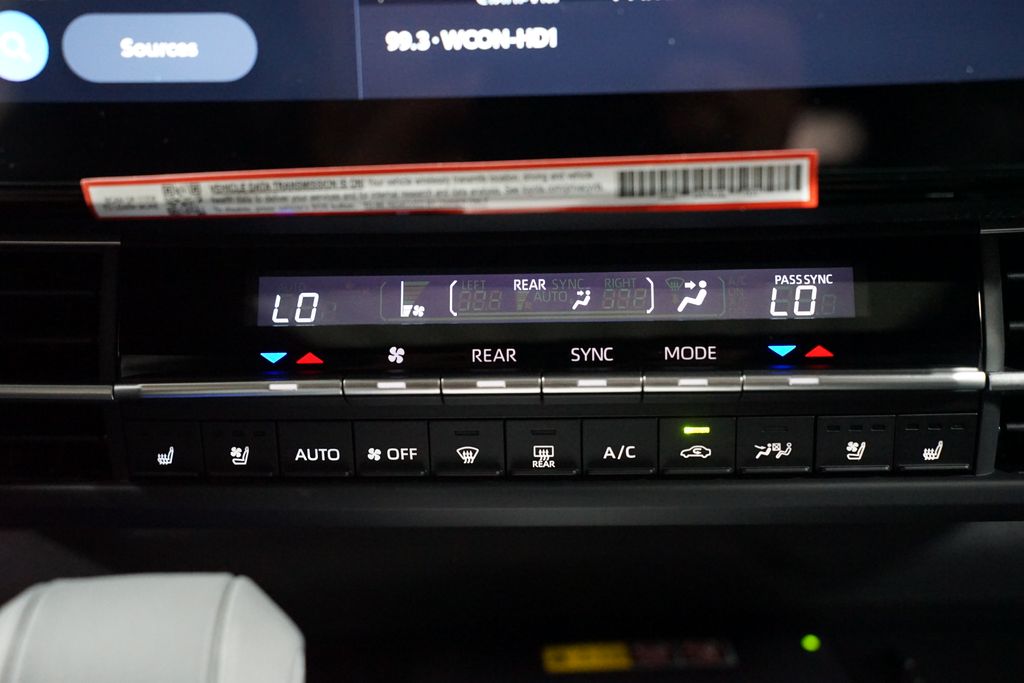 Thumbnail: 2025 Toyota Sienna - 21