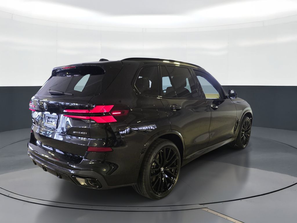 New 2026 Dk. BMW sDrive40i image 3