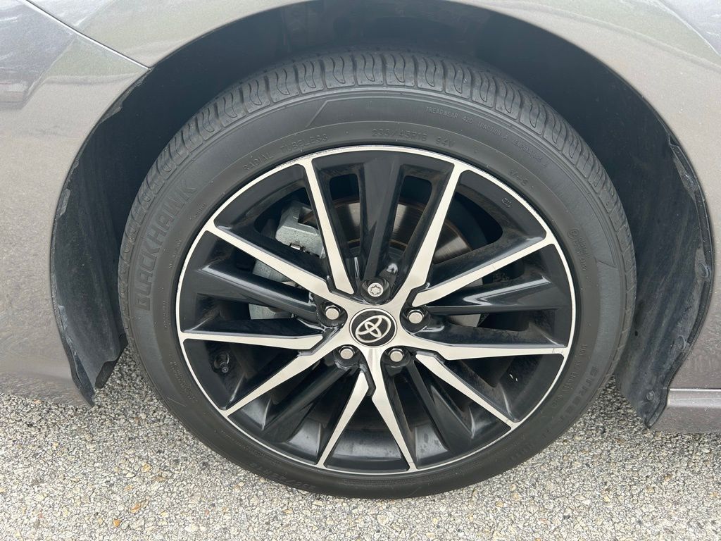 2022 Toyota Camry SE 9