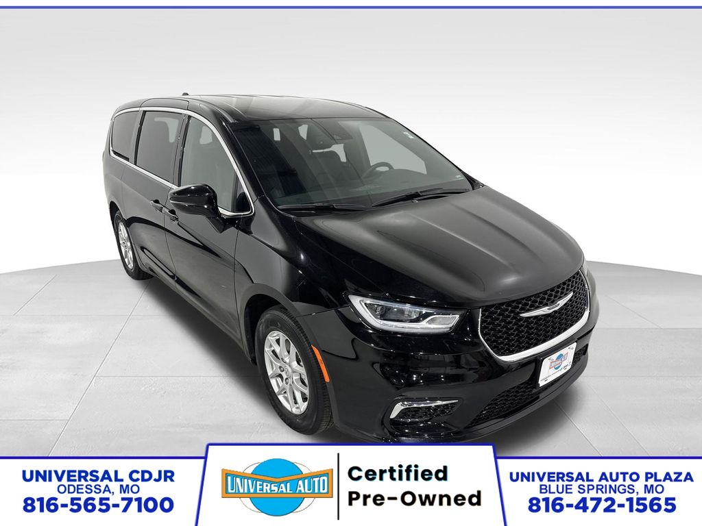 Diamond Black Crystal Pearlcoat 2025 Chrysler Pacifica Minivan Front-Wheel Drive 9-Speed Automatic