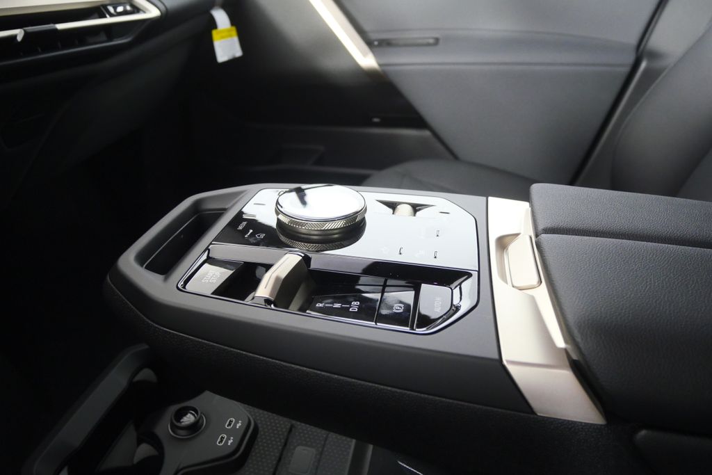 Thumbnail: 2026 BMW iX - 23