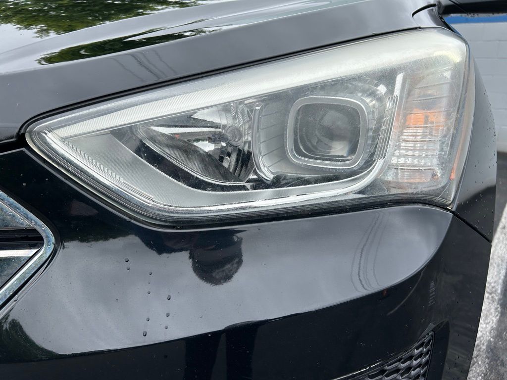 Thumbnail: 2013 Hyundai Santa Fe - 9