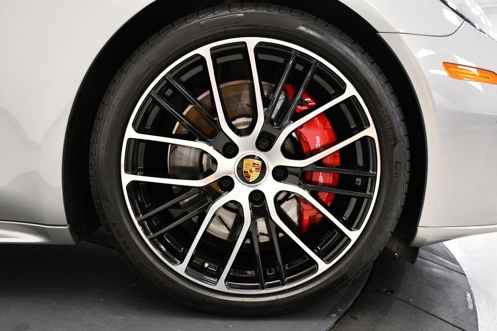 2023 Porsche Panamera GTS 19