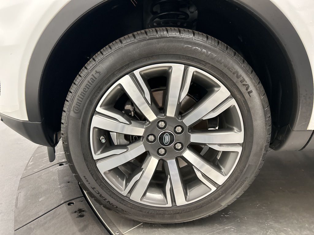 Thumbnail: 2019 Land Rover Discovery Sport - 10
