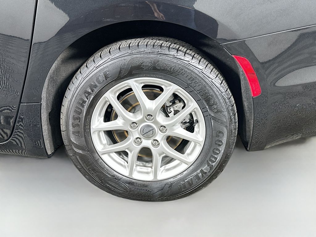 Used 2023 Black Chrysler Touring image 32