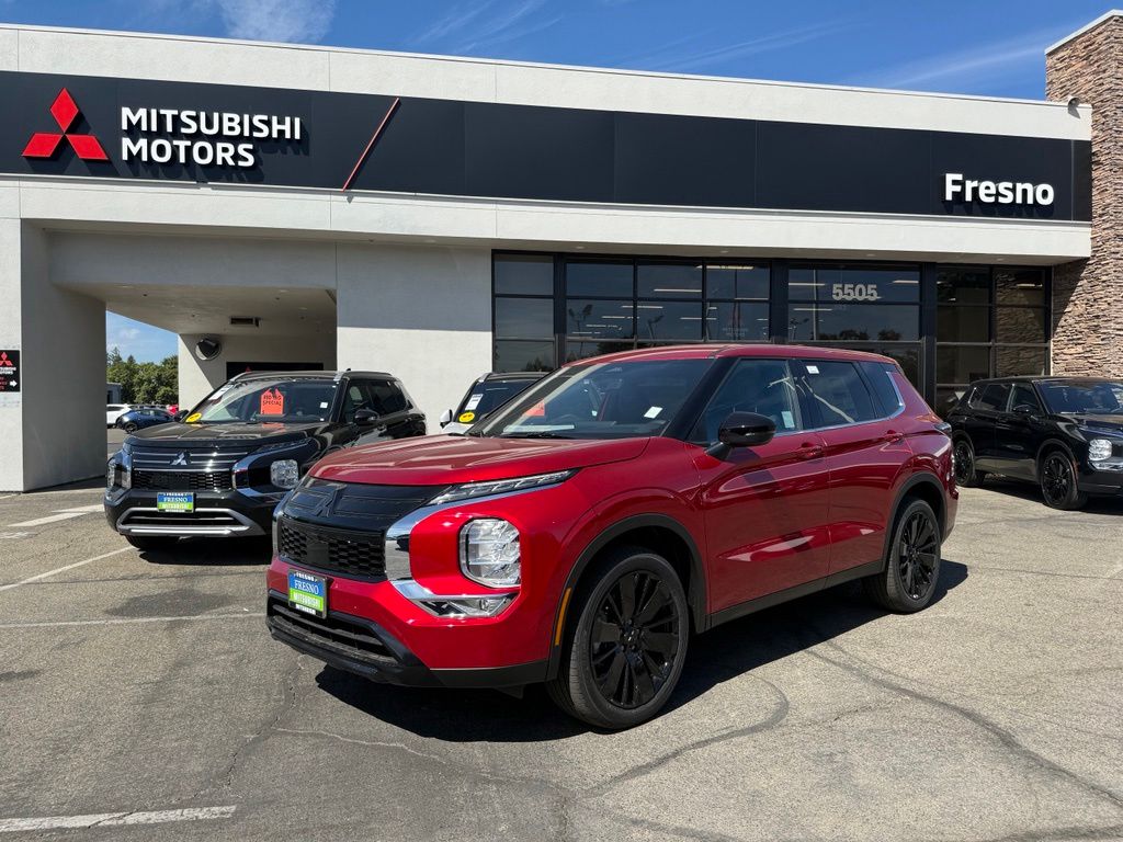 2026 Mitsubishi Outlander LE