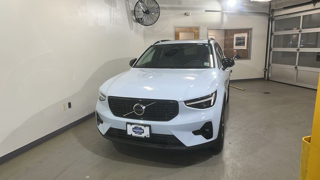 2026 Volvo XC40 B5 Plus AWD