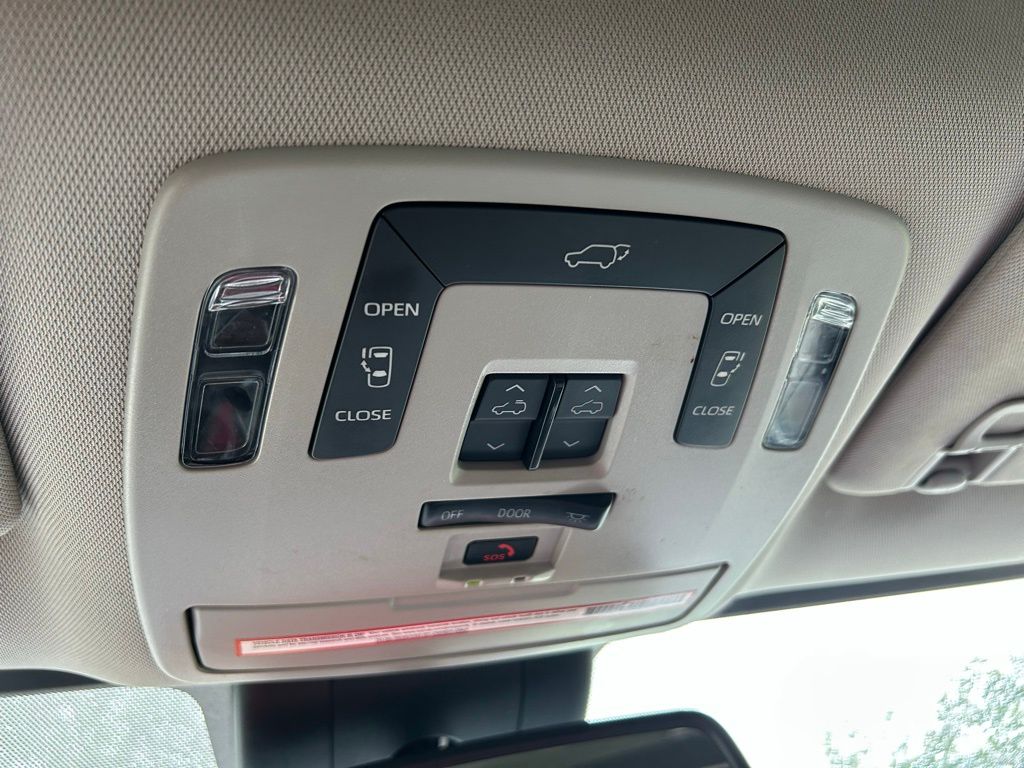 Thumbnail: 2021 Toyota Sienna - 30