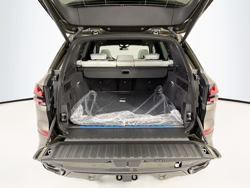 Thumbnail: 2026 BMW X5 - 27