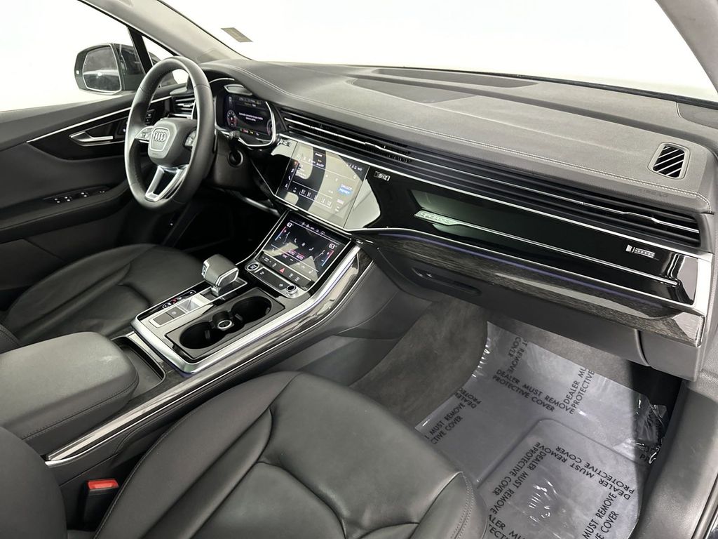 2023 Audi Q7 55 Premium Plus 12