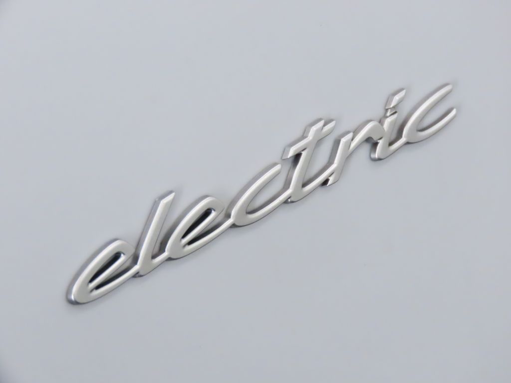 Thumbnail: 2025 Porsche Macan - 13
