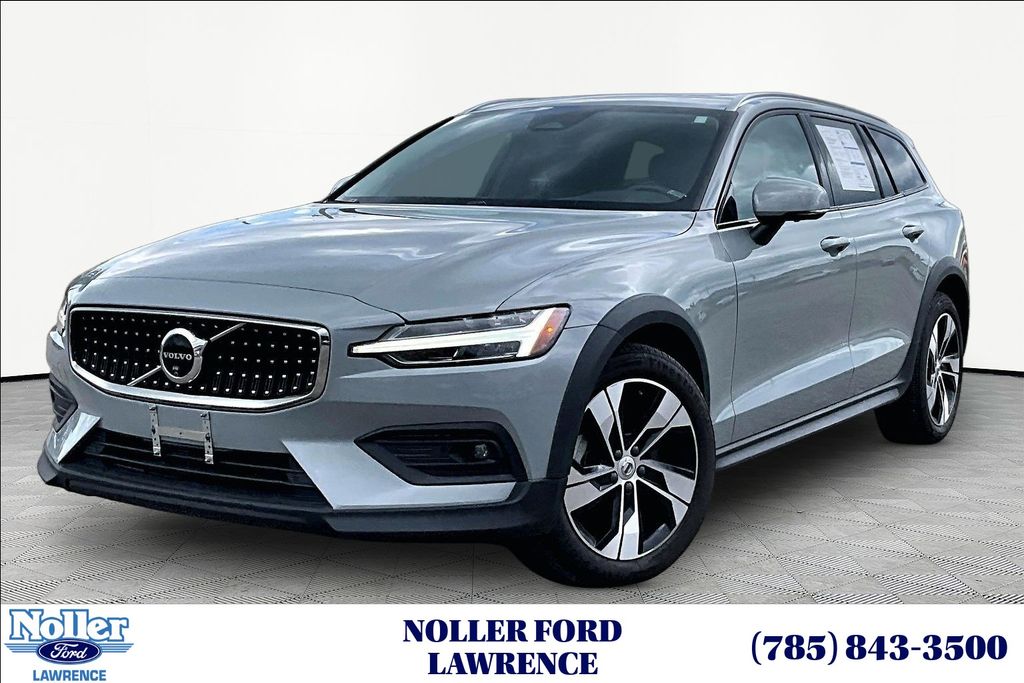 Vapour Gray Metallic 2024 Volvo V60 Wagon All-Wheel Drive Automatic