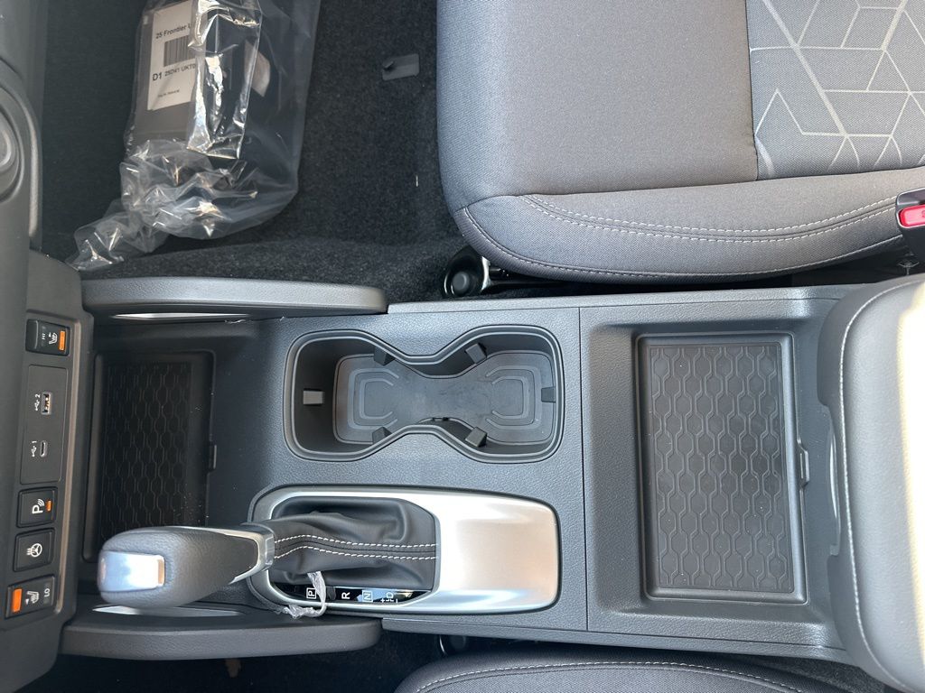 2025 Glacier White Nissan Frontier SV 4X4 Truck