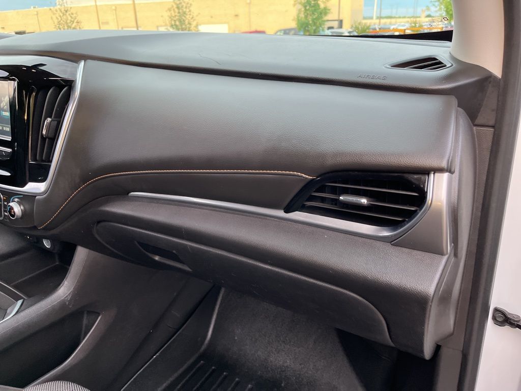 2018 Chevrolet Traverse LT 25