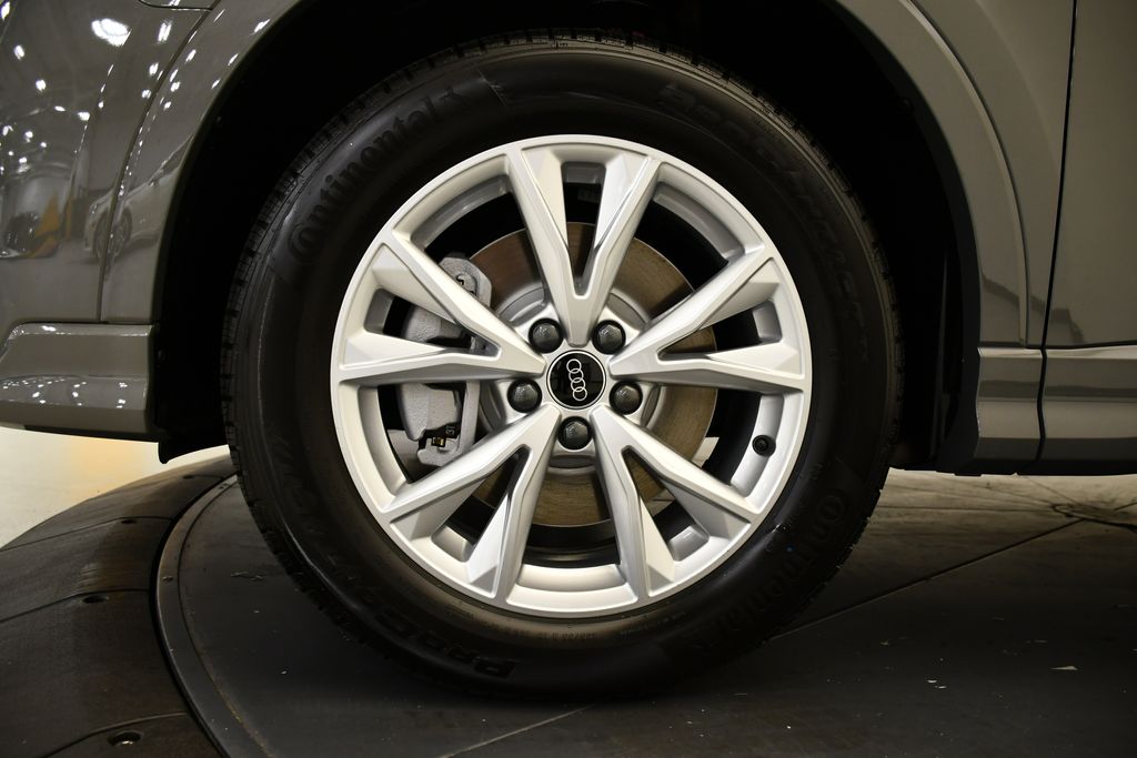 Thumbnail: 2025 Audi Q3 - 14