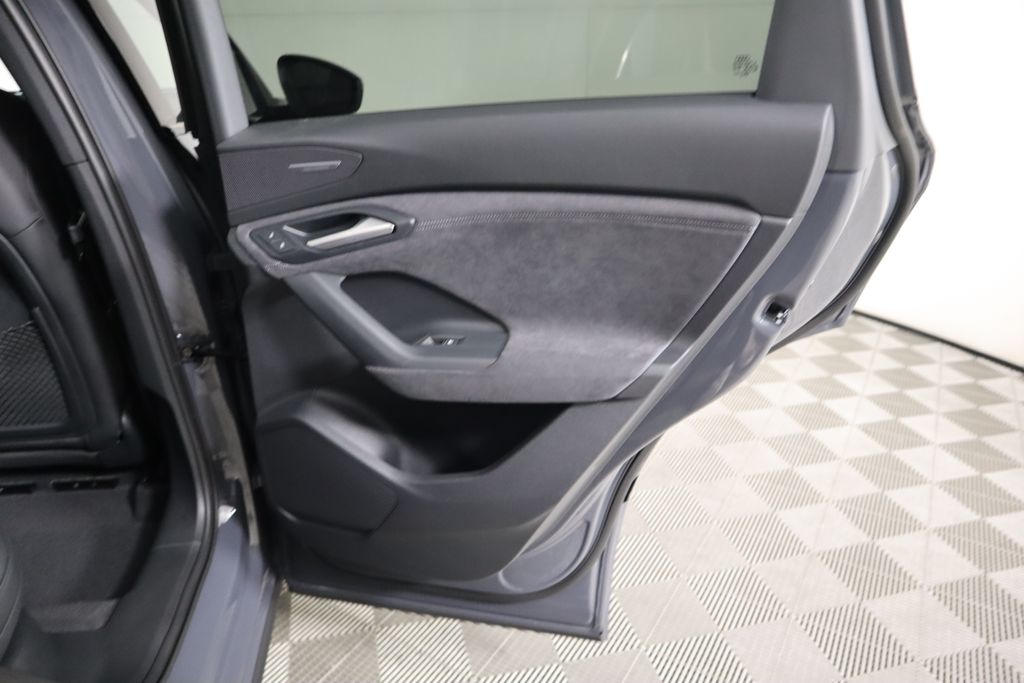 2025 Audi e-tron Premium 29