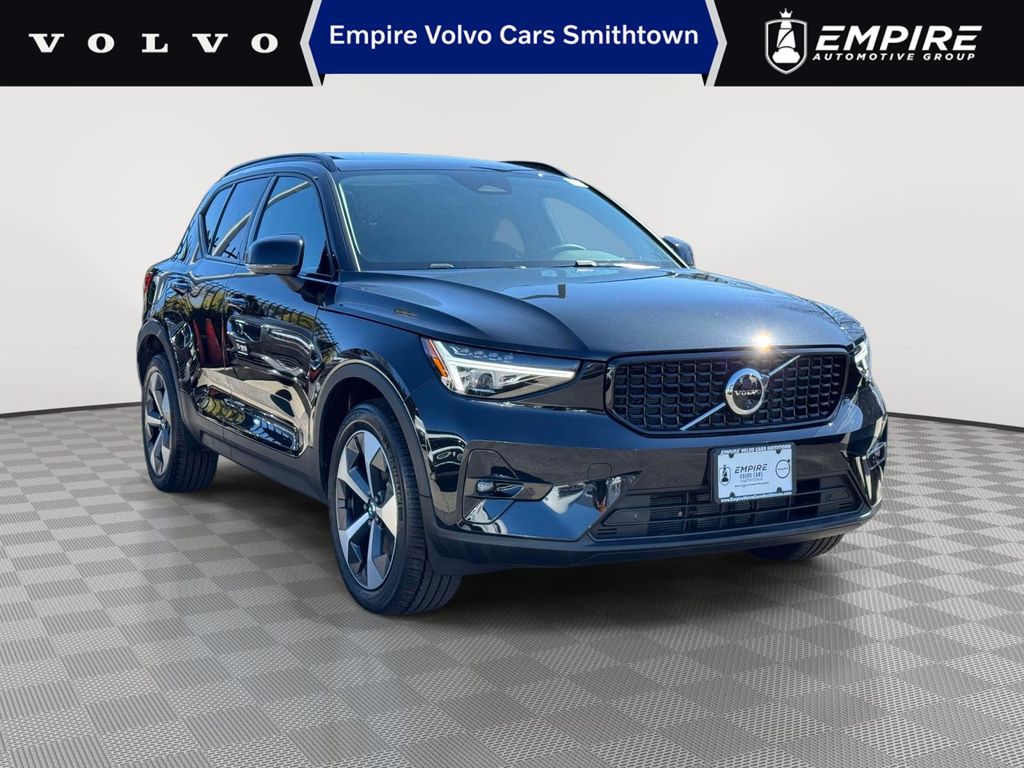 2026 Volvo XC40 B5 Plus AWD