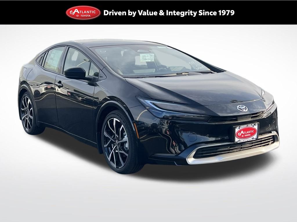 2026 Toyota Prius XSE's photo
