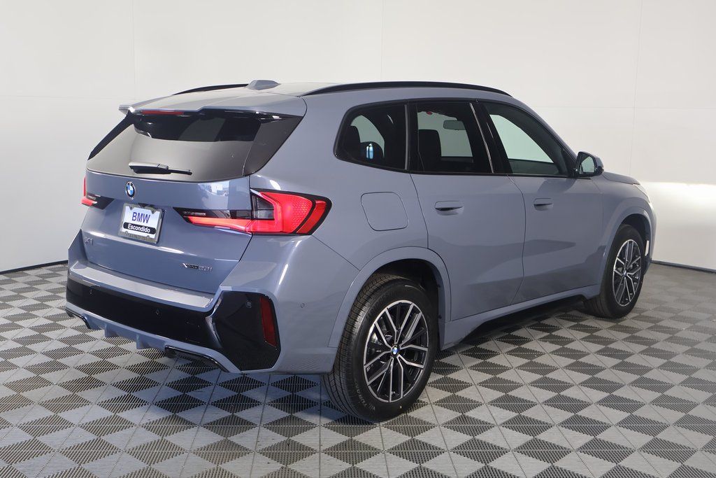 Thumbnail: 2025 BMW X1 - 2