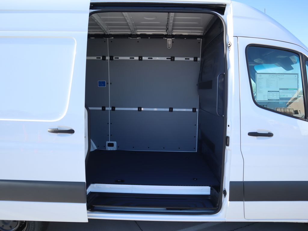 Thumbnail: 2023 Mercedes-Benz Sprinter - 23