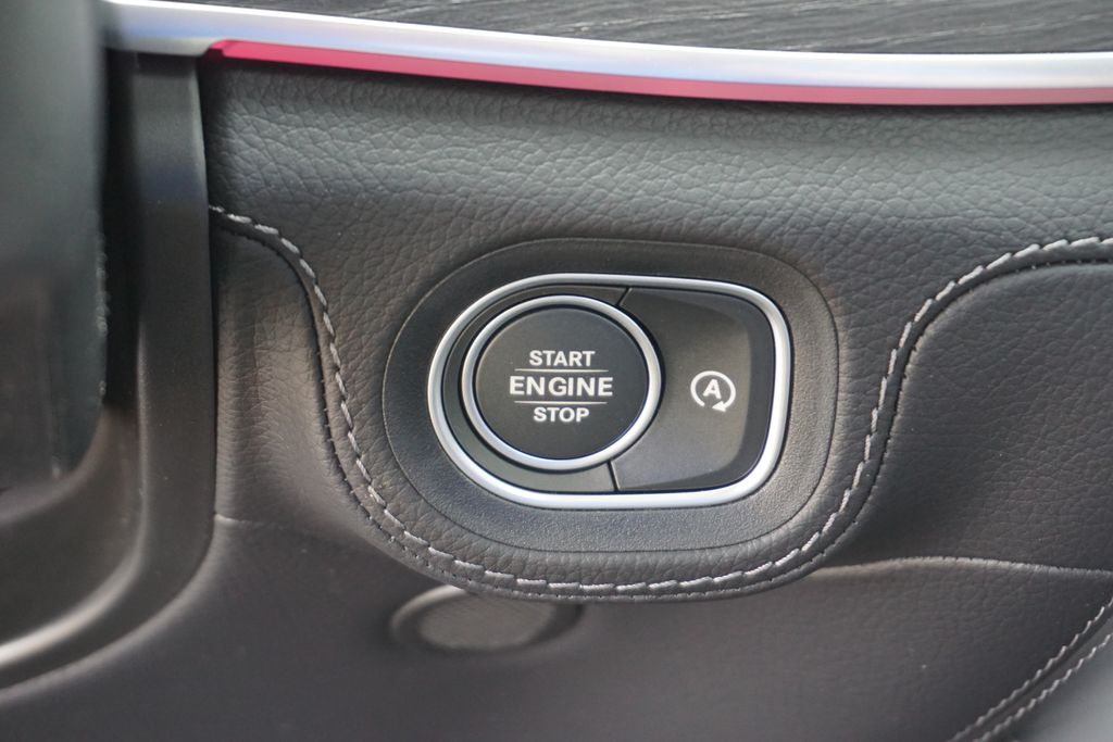 2025 Mercedes-Benz GLS 450 4MATIC 31