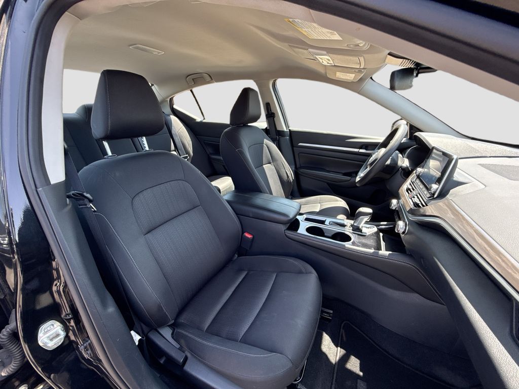 2023 Nissan Altima SV 25