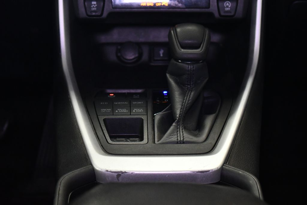 Thumbnail: 2021 Toyota RAV4 - 21