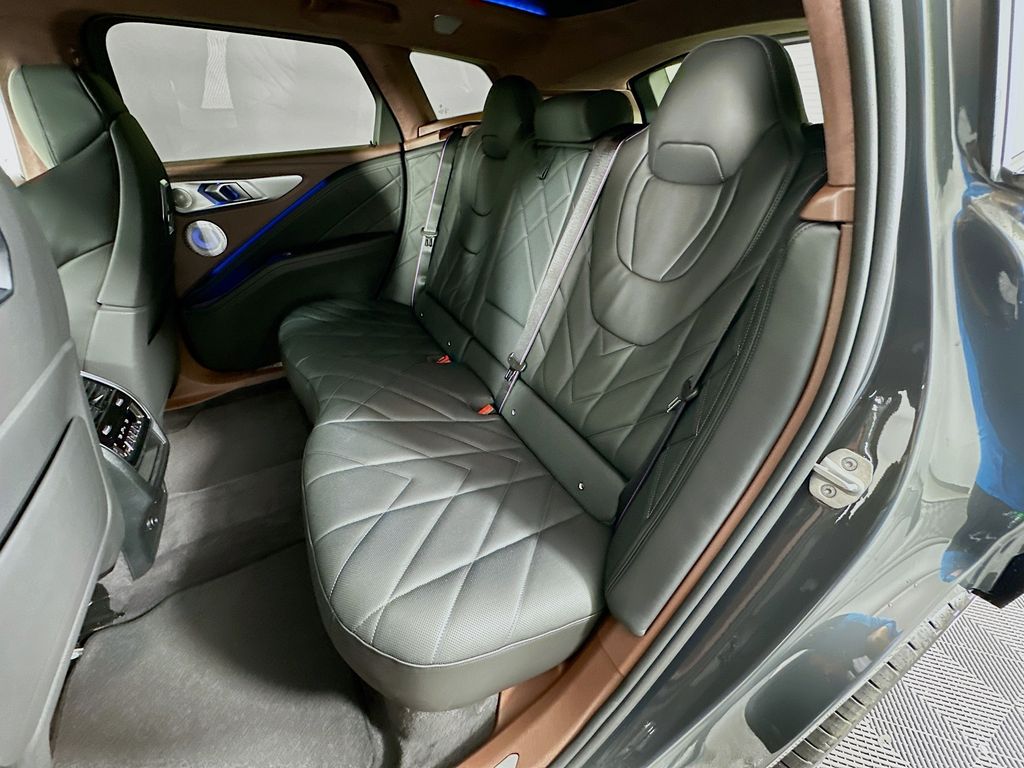 Thumbnail: 2026 BMW XM - 17