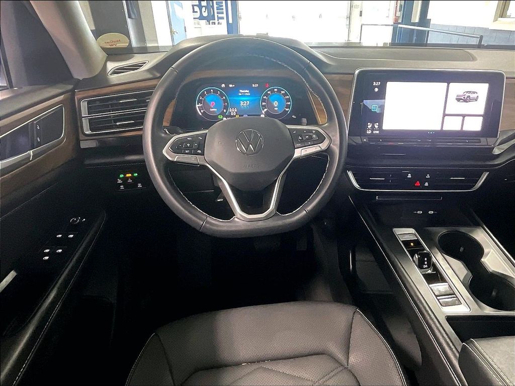 2024 Volkswagen Atlas — photo 18