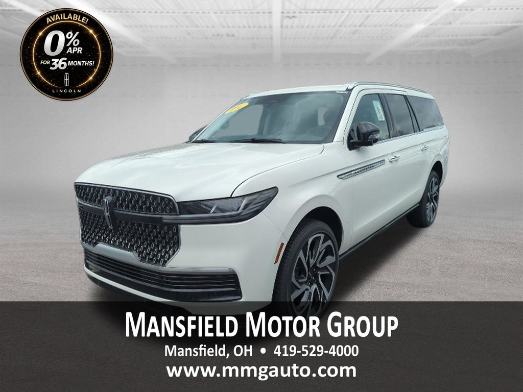 Pristine White Metallic Tri-Coat 2026 Lincoln Navigator SUV / Crossover Four-Wheel Drive Automatic