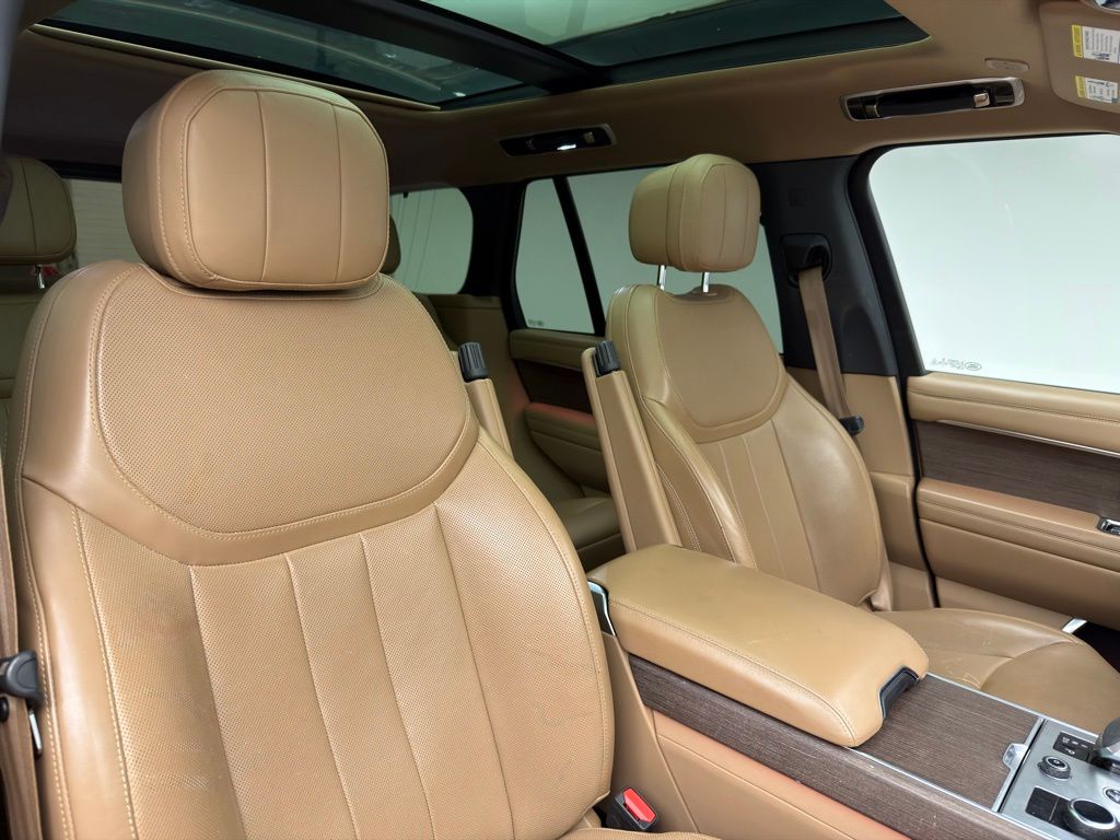 Thumbnail: 2023 Land Rover Range Rover - 6
