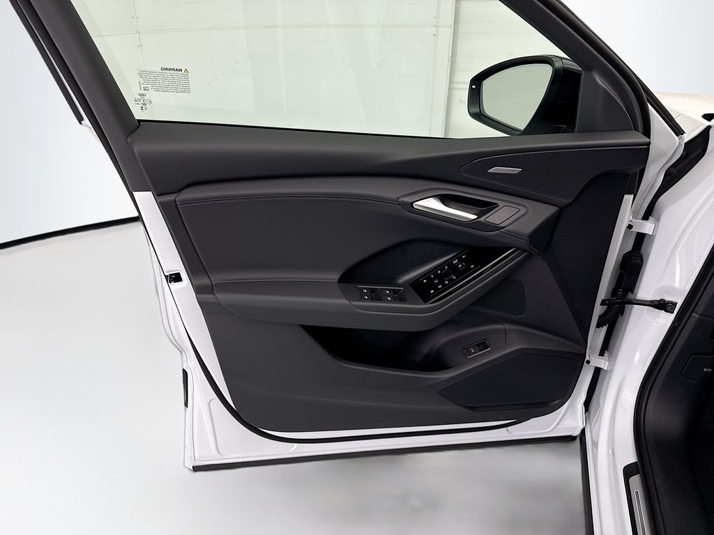Thumbnail: 2027 Audi Q6 e-tron - 24