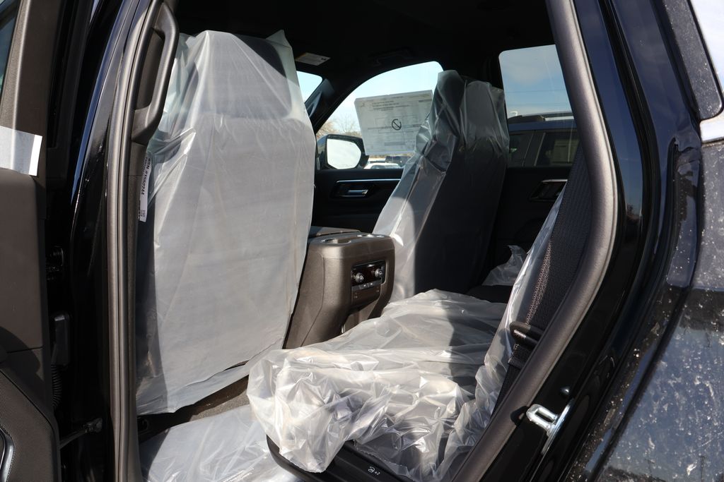 2025 Chevrolet Tahoe LS 27