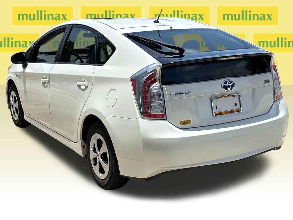 Used 2014 White Toyota Two image 9
