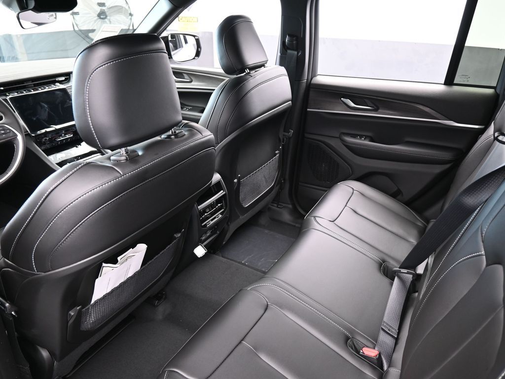 New 2025 Bright White Clearcoat Jeep Limited image 28