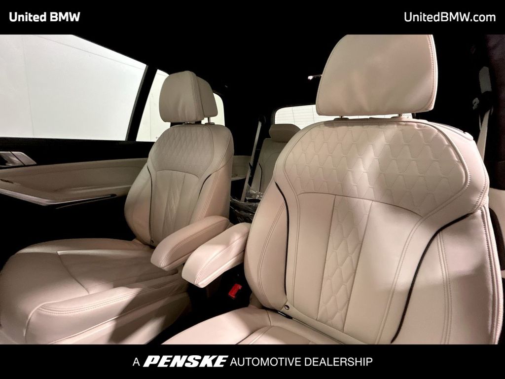2026 BMW X7 xDrive40i 21