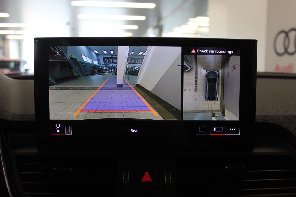 Thumbnail: 2023 Audi SQ5 - 23