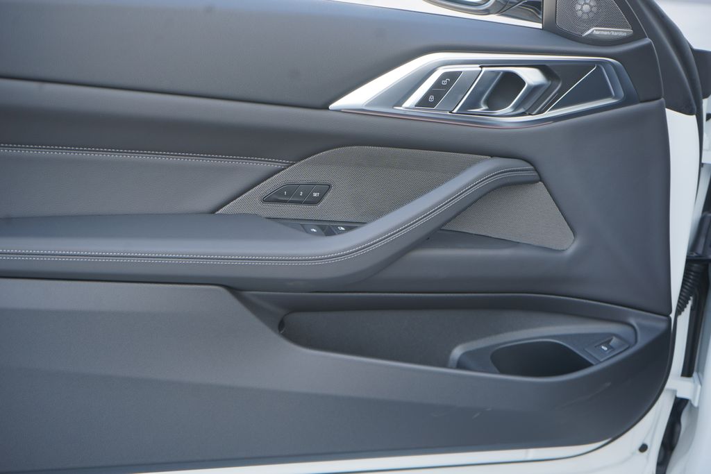 Thumbnail: 2025 BMW 4 Series - 10