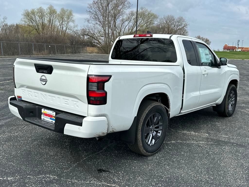 2025 Nissan Frontier SV photo