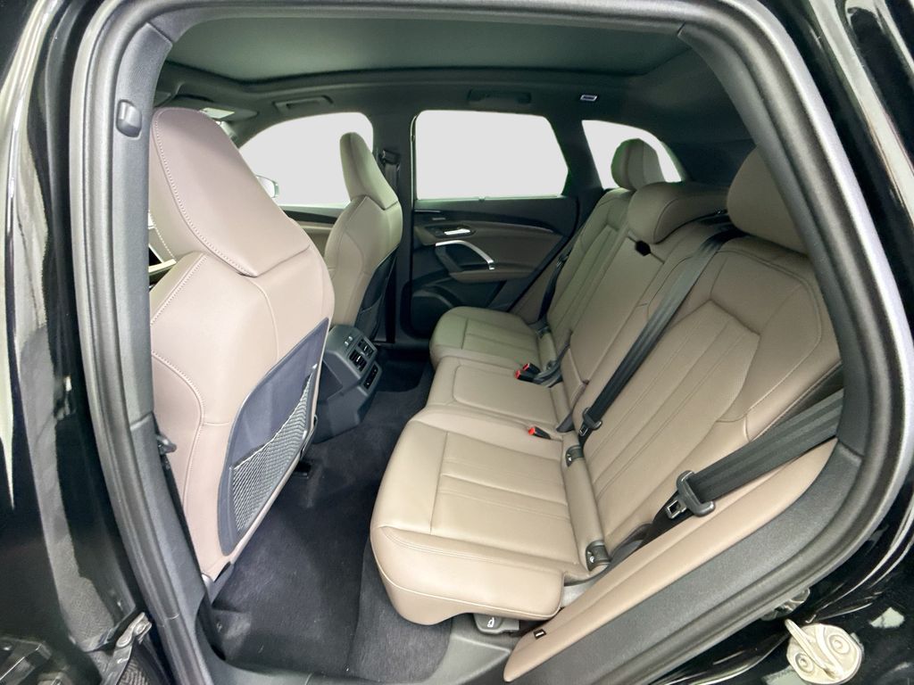 Thumbnail: 2025 Audi Q5 - 20