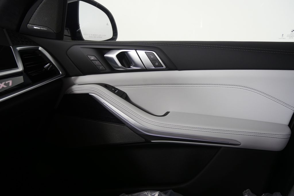 2026 BMW X7 xDrive40i 25